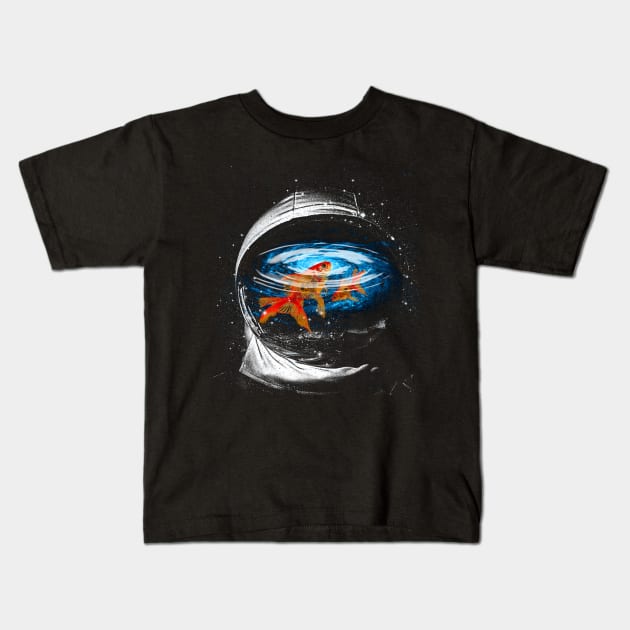 Astronaut and the goldfish Kids T-Shirt by clingcling